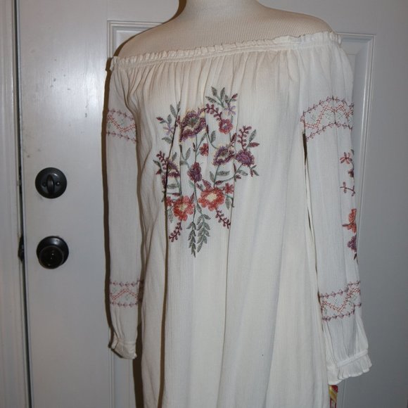 Xhilaration Dresses & Skirts - xhilaration pheasant style dress size small NWT